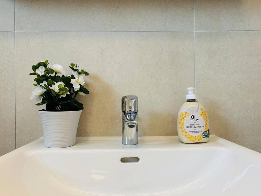 Sunny Modern Apartment With Balcony - Free Parking Vienna Luaran gambar