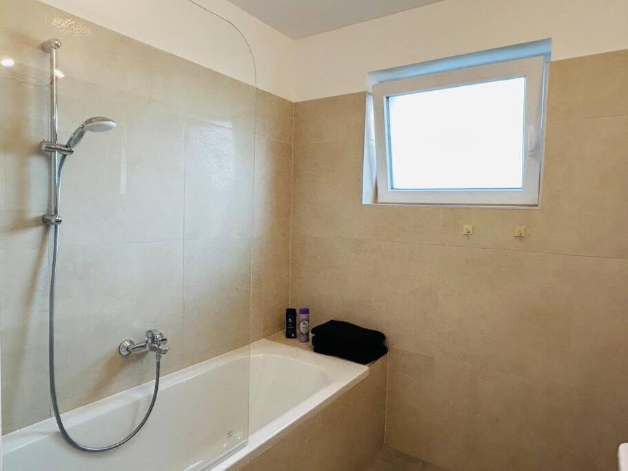 Sunny Modern Apartment With Balcony - Free Parking Vienna Luaran gambar
